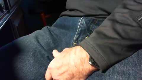 Snapshot of nevrsaynevr2000 chatting on January 2025 03:39:02 PM nevrsaynevr2000 online show from January 2025 03:39:02 PM