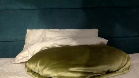 Snapshot of newnewbttm chatting on May 2026 07:37:02 AM newnewbttm online show from May 2026 07:37:02 AM