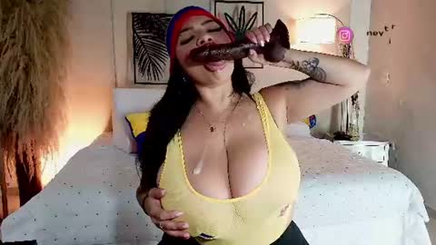 Snapshot of neytiri_moon chatting on July 2026 12:11:02 PM Sandra online show from July 2026 12:11:02 PM