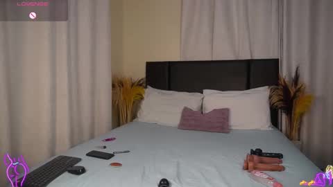 Snapshot of nia_bell chatting on March 2025 05:17:02 PM kikiNiaAria online show from March 2025 05:17:02 PM