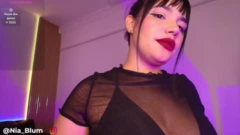 Nia Blum online show from December 2025 03:35:02 AM