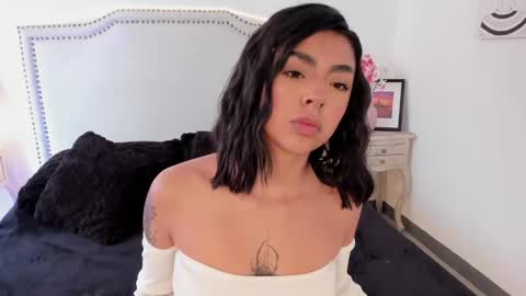 Nia Malkova online show from April 2026 04:24:01 PM