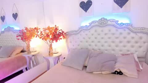 niacolussi online show from November 2025 06:57:01 PM