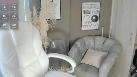 Snapshot of niaevans_x chatting on February 2026 01:04:02 PM Nia online show from February 2026 01:04:02 PM