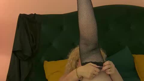 Nia MILF GRANNY MATURE online show from November 2025 06:51:01 PM