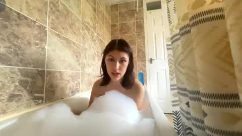 Snapshot of niarosemaryy chatting on October 2025 01:12:01 PM niarosemaryy online show from October 2025 01:12:01 PM