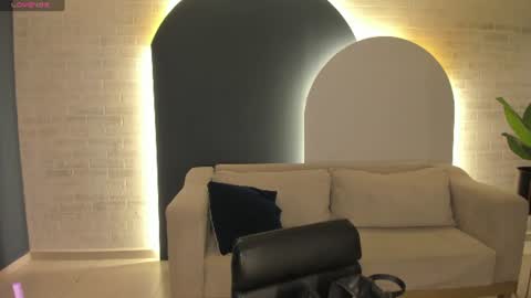 Snapshot of niasalvatore chatting on July 2026 05:04:01 PM Call me Nia online show from July 2026 05:04:01 PM
