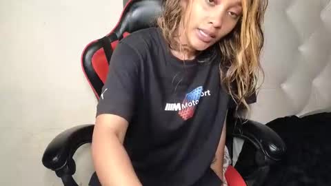 Snapshot of nicckah_ chatting on March 2026 04:35:02 PM Lilly online show from March 2026 04:35:02 PM