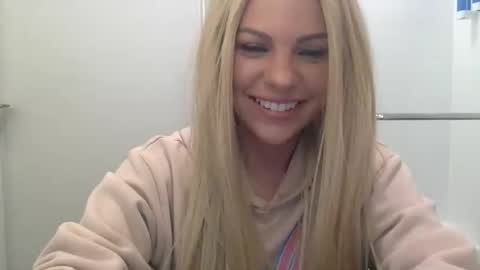 Snapshot of nicecolddrink2 chatting on February 2026 03:18:01 AM Amber online show from February 2026 03:18:01 AM