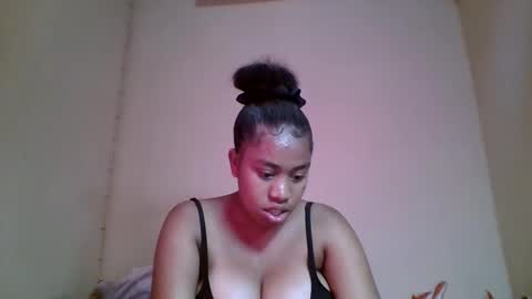 Snapshot of nicelly01 chatting on May 2026 06:44:01 AM nicelly01 online show from May 2026 06:44:01 AM