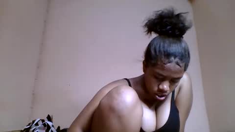 Snapshot of nicelly01 chatting on May 2026 04:13:02 PM nicelly01 online show from May 2026 04:13:02 PM