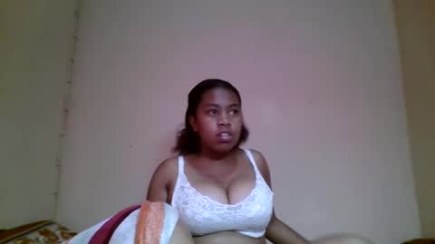 Snapshot of nicelly01 chatting on May 2026 06:52:02 AM nicelly01 online show from May 2026 06:52:02 AM