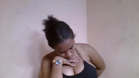 Snapshot of nicelly01 chatting on June 2026 06:32:02 PM nicelly01 online show from June 2026 06:32:02 PM