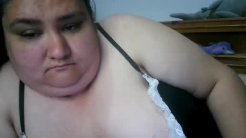 Snapshot of nicholle chatting on May 2026 12:18:01 AM Nicholle online show from May 2026 12:18:01 AM