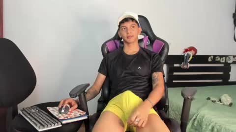 Snapshot of nick_greey chatting on July 2026 10:27:02 PM Frank online show from July 2026 10:27:02 PM