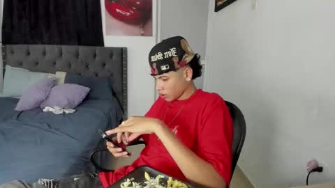 Snapshot of nick_master2 chatting on April 2026 04:32:01 AM nick_master2 online show from April 2026 04:32:01 AM