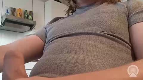 nick_x_b online show from December 2025 12:33:02 PM