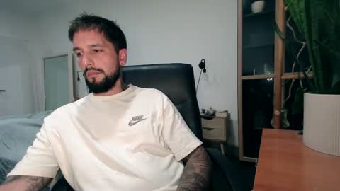 Nick maxx online show from October 2025 09:21:02 AM