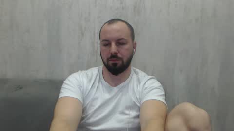 Julian online show from December 2025 11:54:01 PM