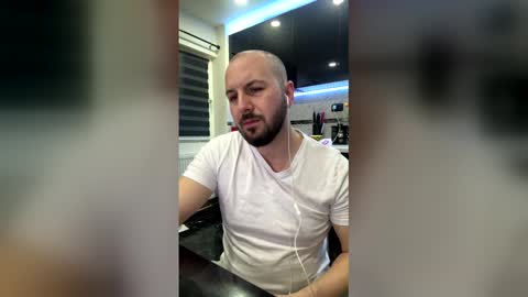 Julian online show from February 2026 01:13:02 AM