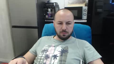 Julian online show from March 2026 11:33:01 PM