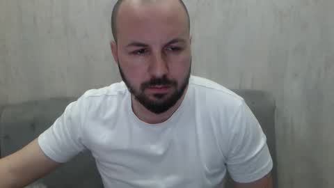 Julian online show from March 2026 11:33:01 PM