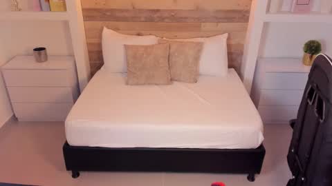 Nicky  online show from October 2025 02:43:02 AM