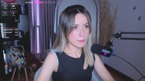 Nicky online show from December 2025 06:17:01 PM