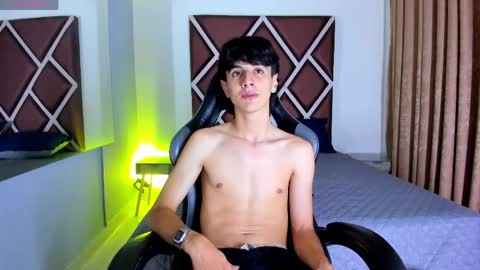 Snapshot of nico_split chatting on May 2026 08:29:01 PM Nico online show from May 2026 08:29:01 PM