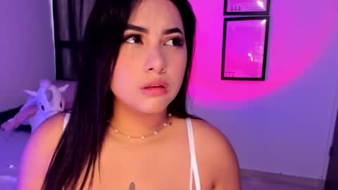 nicol online show from November 2025 10:34:02 PM