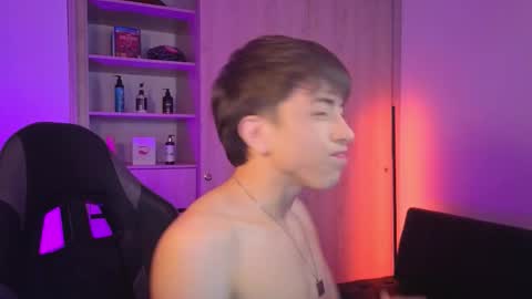 Nicolas online show from November 2025 11:25:02 PM