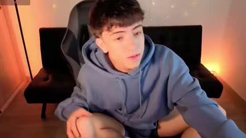 Nicolas online show from January 2026 08:01:01 PM