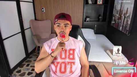 Nico King online show from November 2025 02:11:02 AM