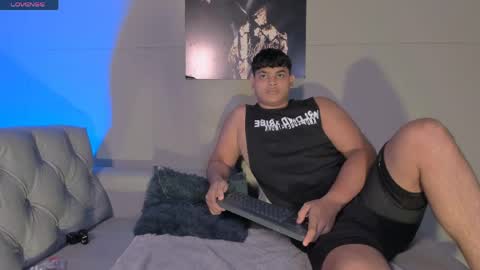 Snapshot of nicol_and_thiago_212 chatting on June 2026 10:48:02 PM nicol_and_thiago_212 online show from June 2026 10:48:02 PM