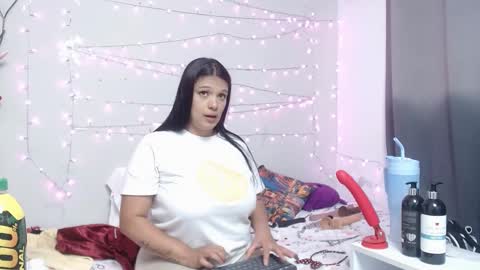 Nicol online show from February 2025 08:31:01 PM