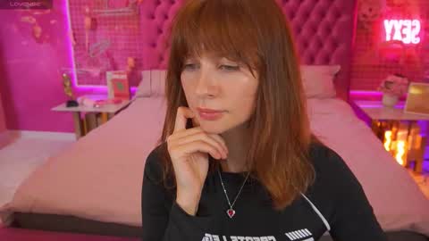 Nicol Moonn online show from November 2025 02:13:01 PM