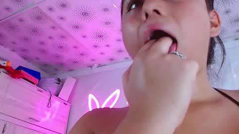 nicol online show from March 2026 09:10:01 PM