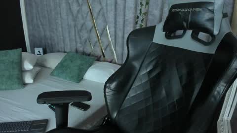 Nicolai online show from April 2026 12:37:01 PM