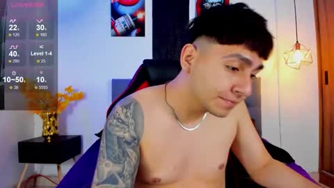 nicolas_james_sc online show from November 2025 01:56:02 PM