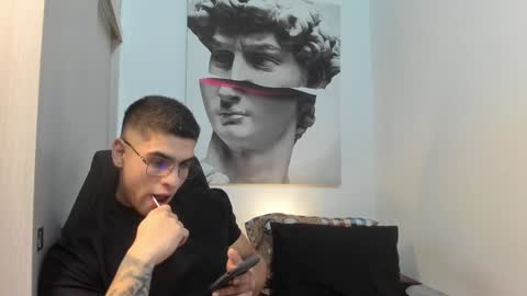 Snapshot of nicolasmuscle chatting on December 2024 03:34:01 AM Andres online show from December 2024 03:34:01 AM