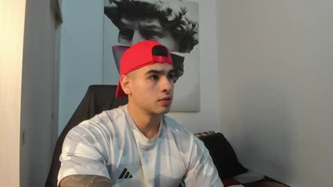 Snapshot of nicolasmuscle chatting on January 2025 06:46:01 PM Andres online show from January 2025 06:46:01 PM