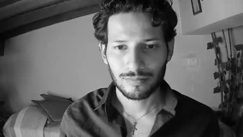 nicolasrodrii online show from June 2026 10:32:01 PM