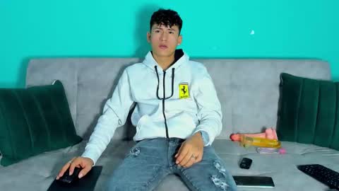 nicolastorres__ online show from November 2025 07:41:02 AM