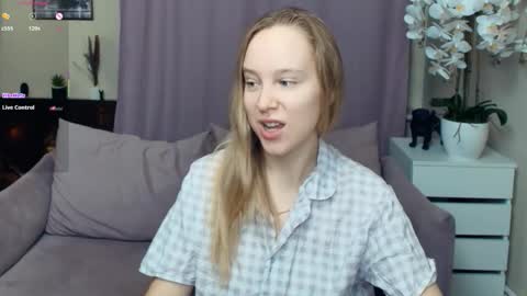 Nicoletta online show from January 2026 06:55:02 PM