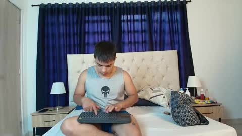 Snapshot of nicole_adam_ms chatting on December 2024 01:17:01 PM Nicole Adam online show from December 2024 01:17:01 PM