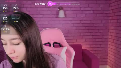 Snapshot of nicole_brownie chatting on April 2026 01:20:02 AM Nicole online show from April 2026 01:20:02 AM