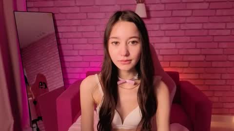 Snapshot of nicole_brownie chatting on May 2026 11:34:04 PM Nicole online show from May 2026 11:34:04 PM