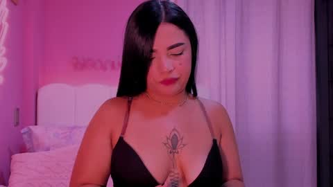 Nicole online show from April 2026 01:19:01 PM