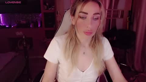 Nicole online show from June 2026 08:41:01 PM