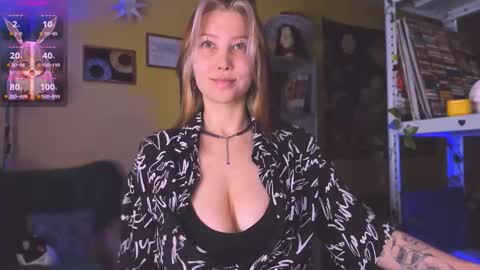 Snapshot of nicole_matt chatting on October 2025 12:19:01 AM Nicole online show from October 2025 12:19:01 AM